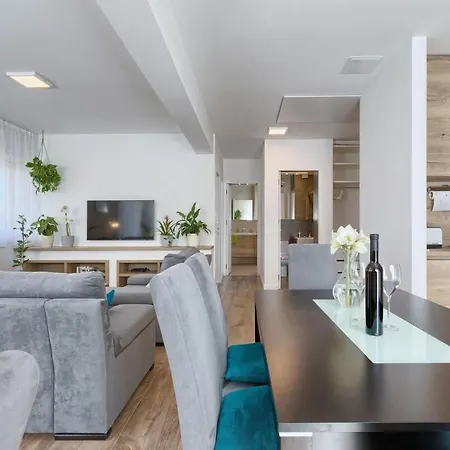 Bokan By Interhome بولا