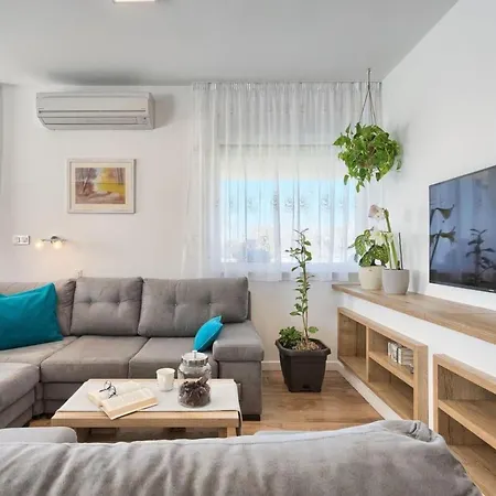 Bokan By Interhome * Пула