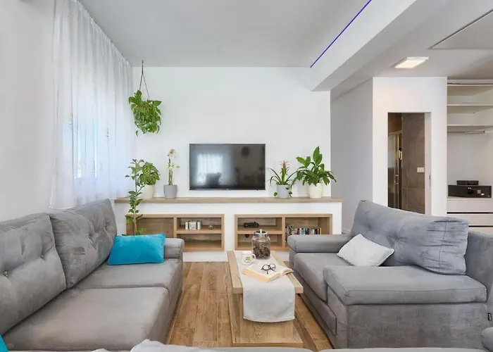 Bokan By Interhome Пула