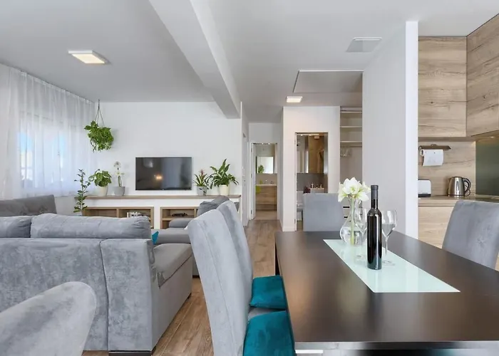 Bokan By Interhome Pula