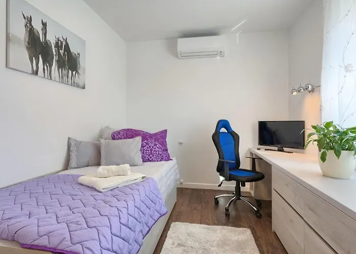 Bokan By Interhome Pula