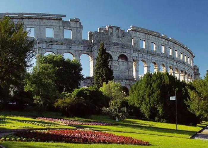 Bokan By Interhome Пула